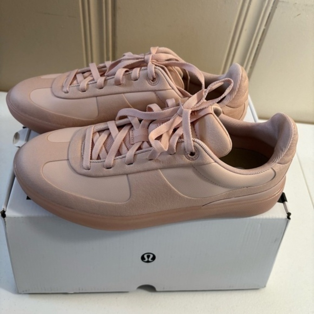 Lululemon Womens City Verse Sneakers in Precocious Pink size 8.5